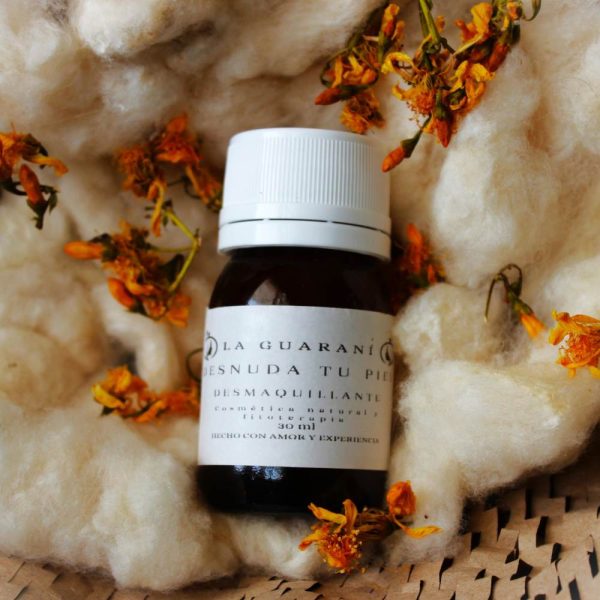 desmaquillante-tapa-rosca Agua desmaquillante y limpiadora de textura fresca y ligera